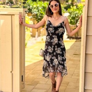 🎉HP🎉 Cowl Neck Chiffon Floral Slip Dress